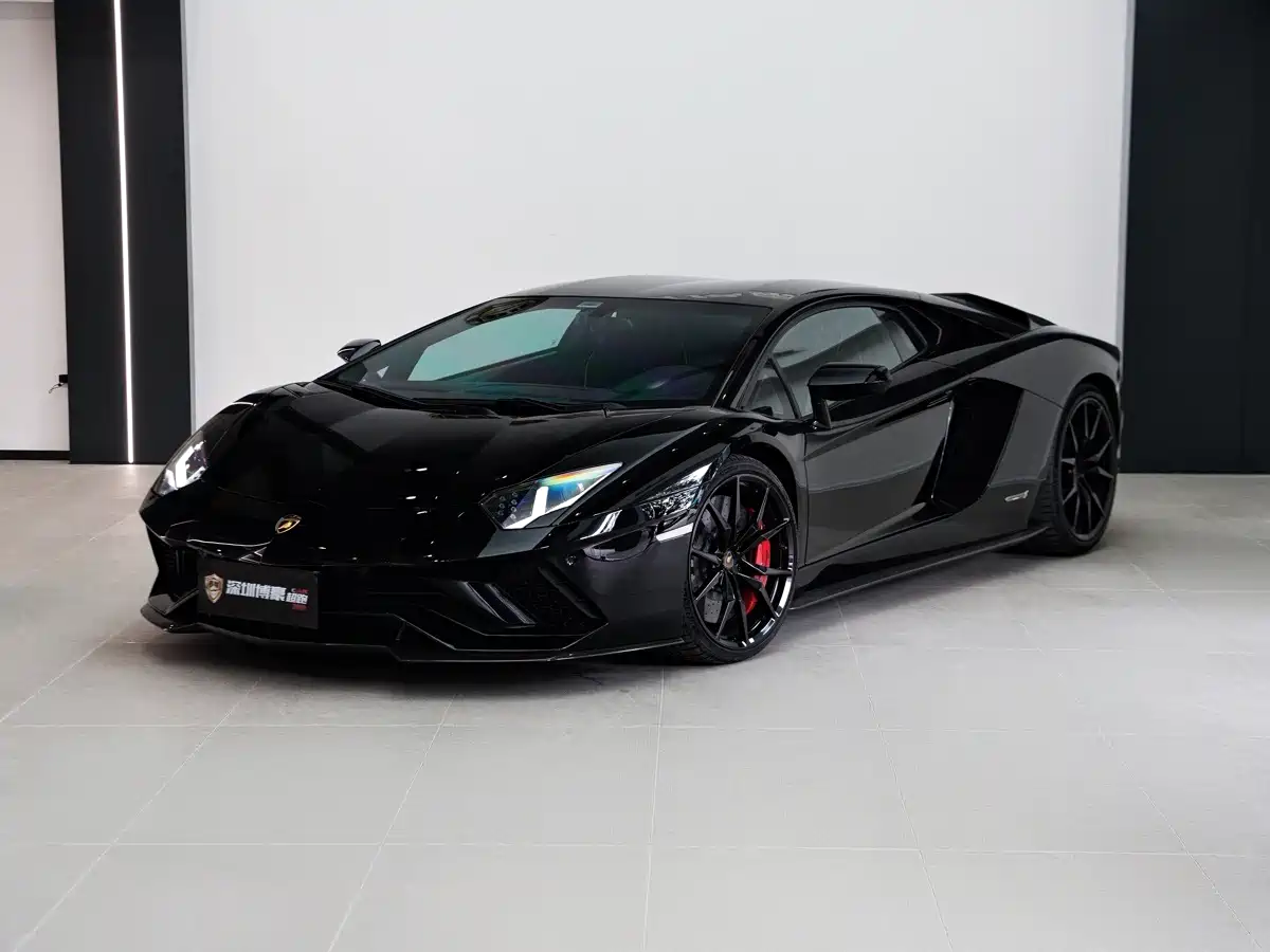 Фото 5 - Lamborghini Aventador