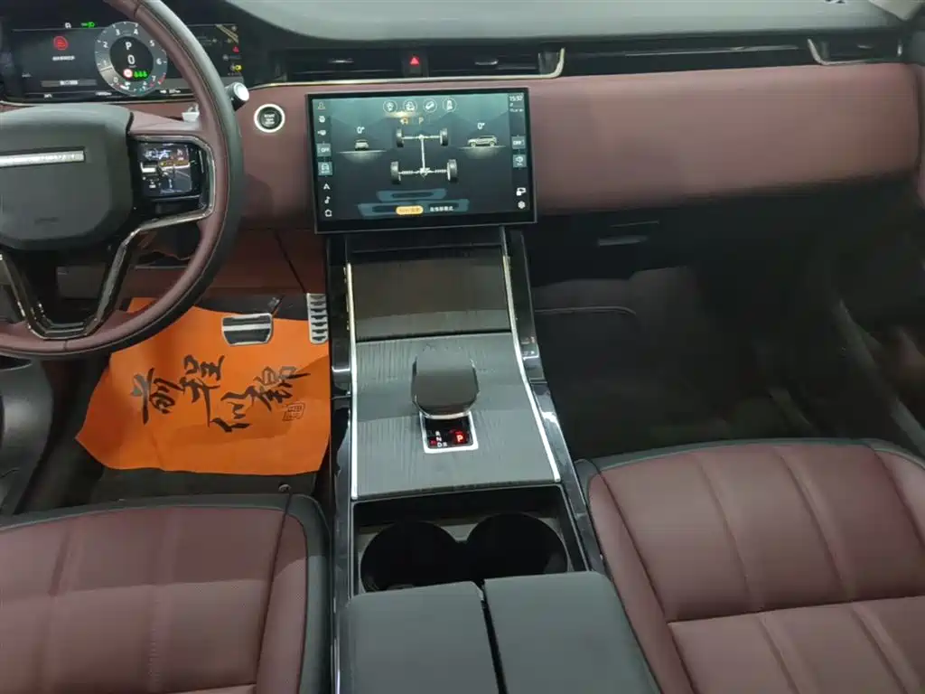 Land Rover Range Rover Evoque 2024 Range Rover Evoque L 249PS Light Master Edition фото 12