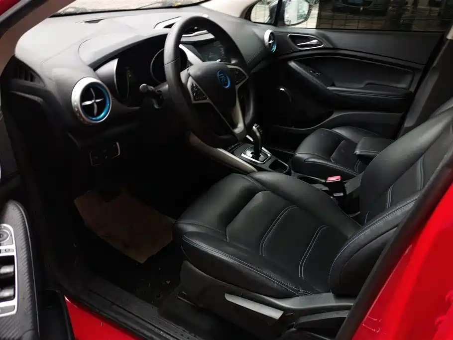 BYD Yuan New Energy 2018 EV360 Smart Connected Cool Edition фото 9