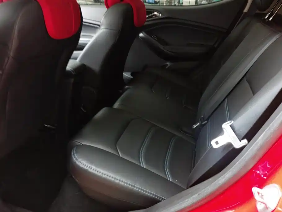 BYD Yuan New Energy 2018 EV360 Smart Connected Cool Edition фото 11