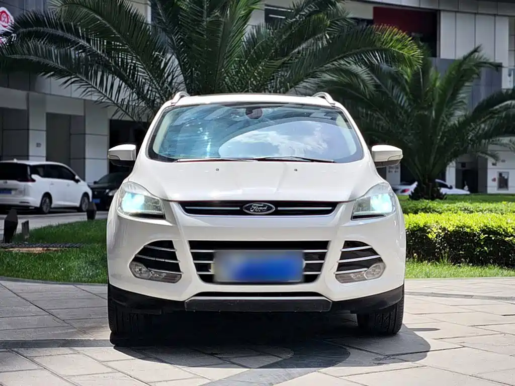 Фото 25 - Ford Kuga