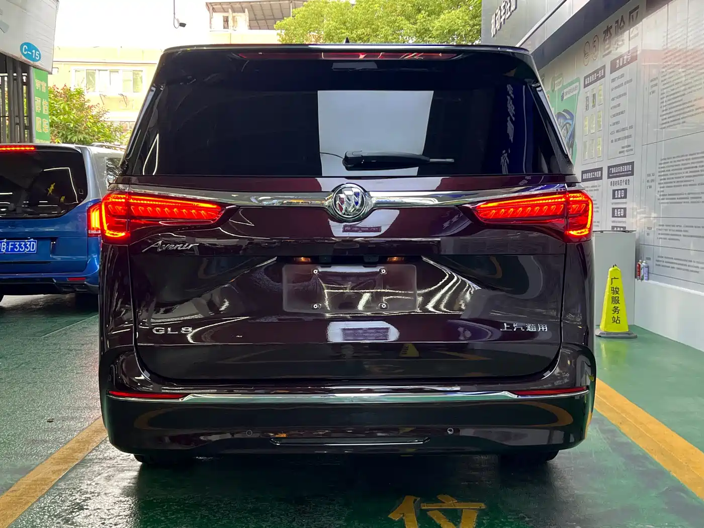 Buick GL8 2021 Avenir Aivia 7-Seater Family Edition фото 6