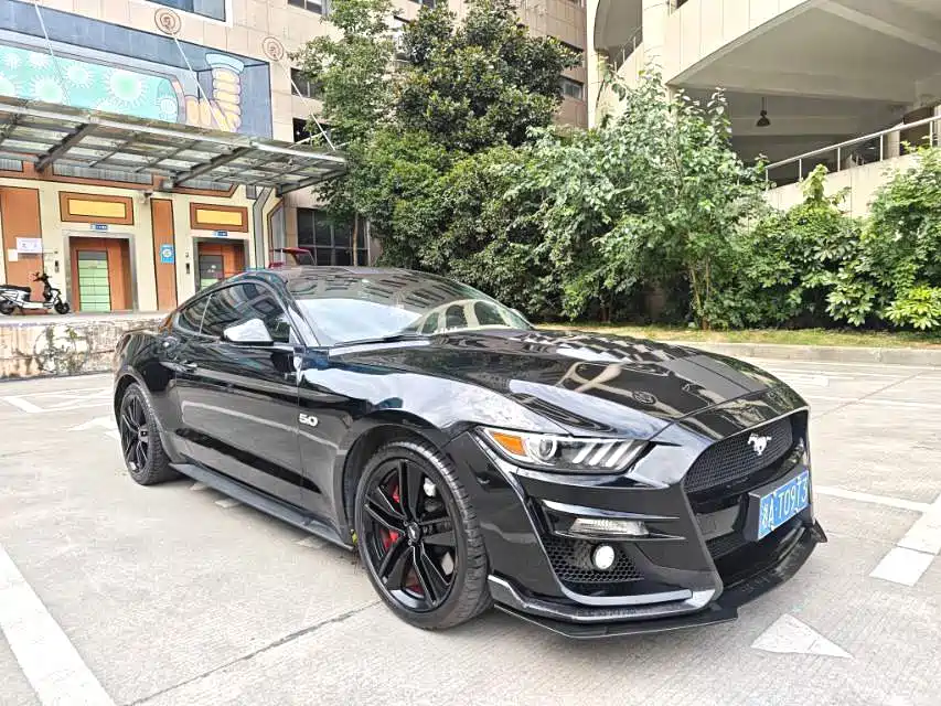 Фото 3 - Ford Mustang