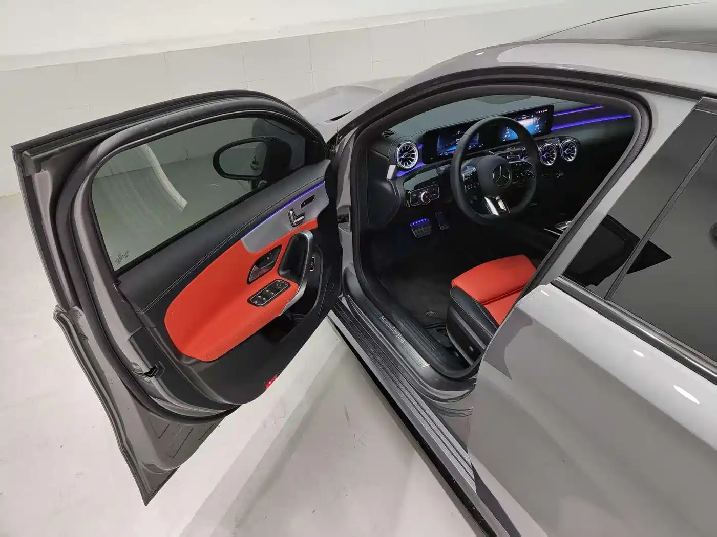 Mercedes-Benz A-Class AMG 2025 AMG A 35 L 4MATIC фото 17