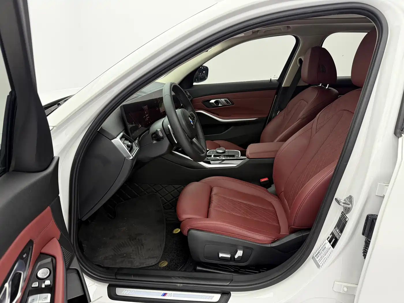 BMW 3 Series 2023 320Li M Sport Package фото 23
