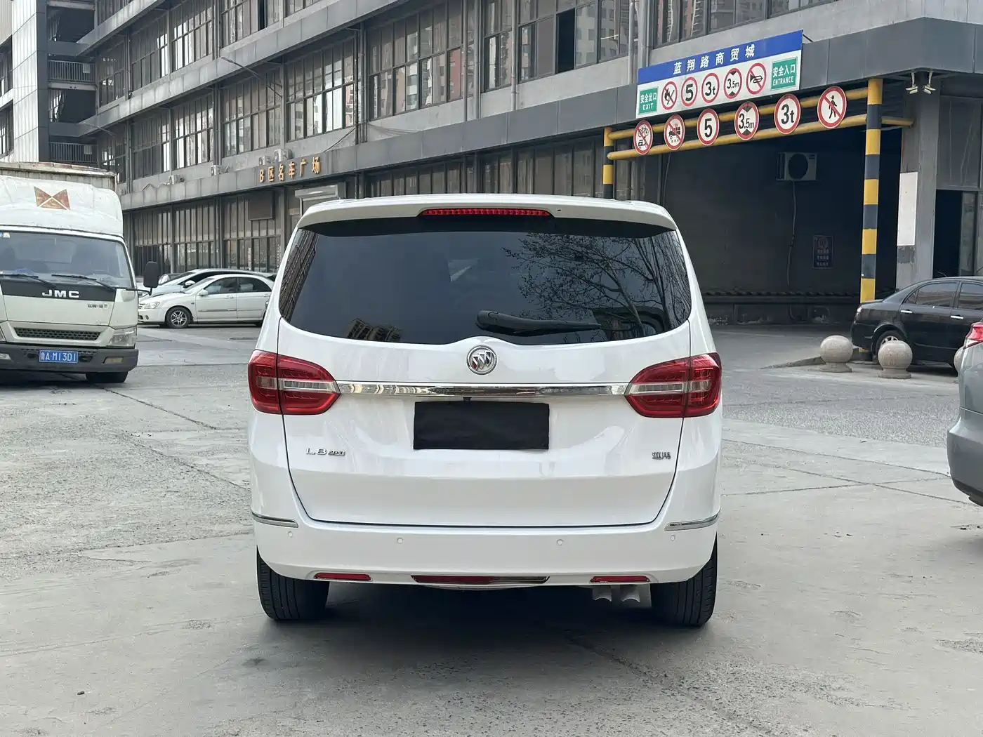 Buick GL8 2018 28T Luxury Model China VI фото 5
