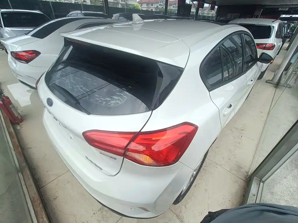Photo 7 - Ford Focus