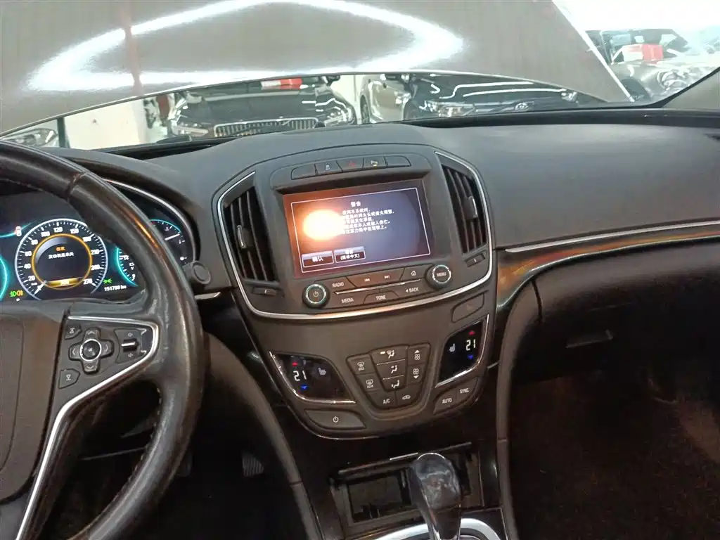 Buick Regal 2015 1.6T Elite Tech Edition фото 13