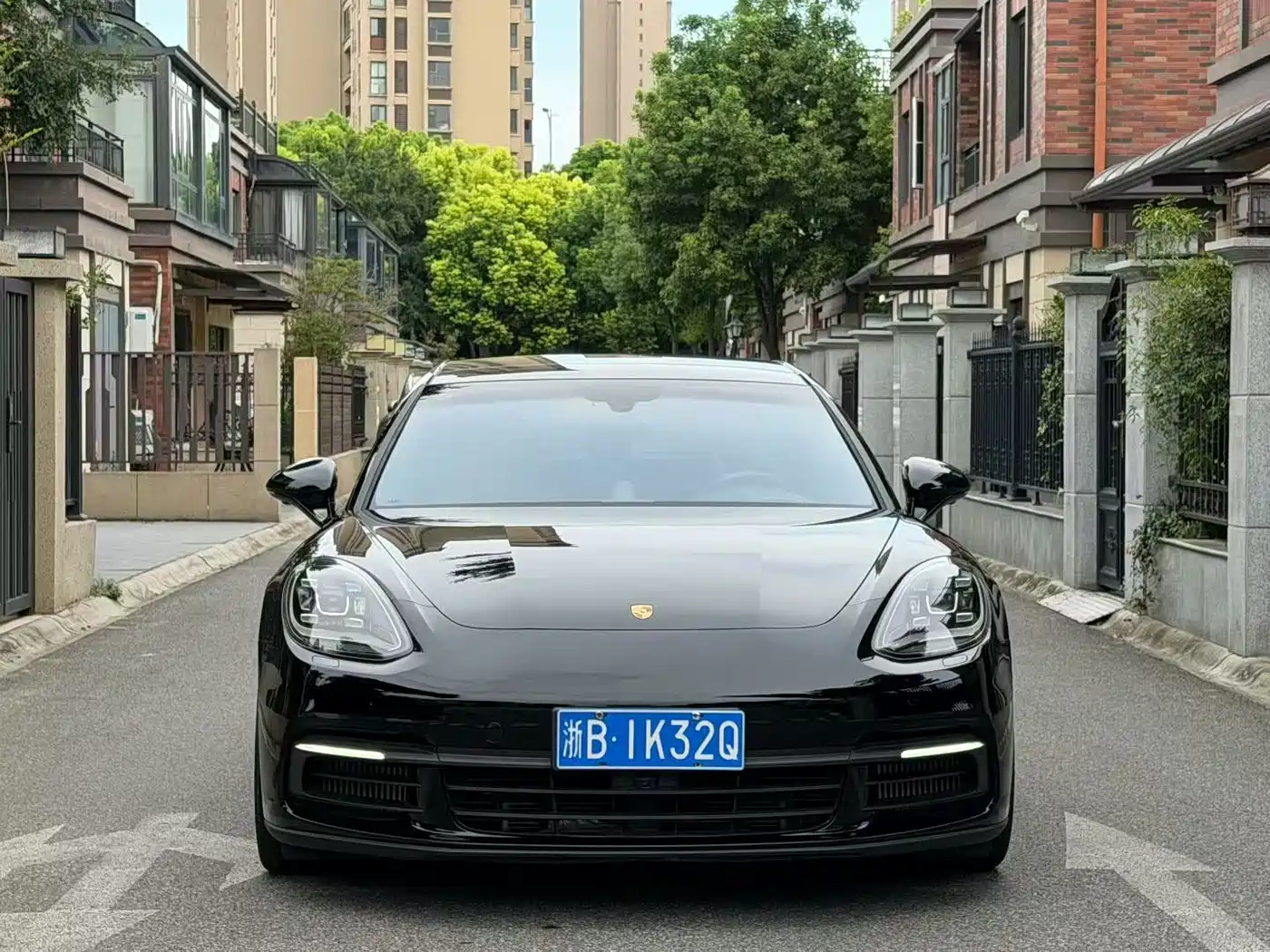 Фото 1 - Porsche Panamera