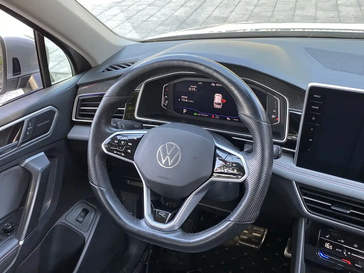 Volkswagen Tiguan L 2022 330TSI Automatic 2WD R-Line Flagship Edition фото 22