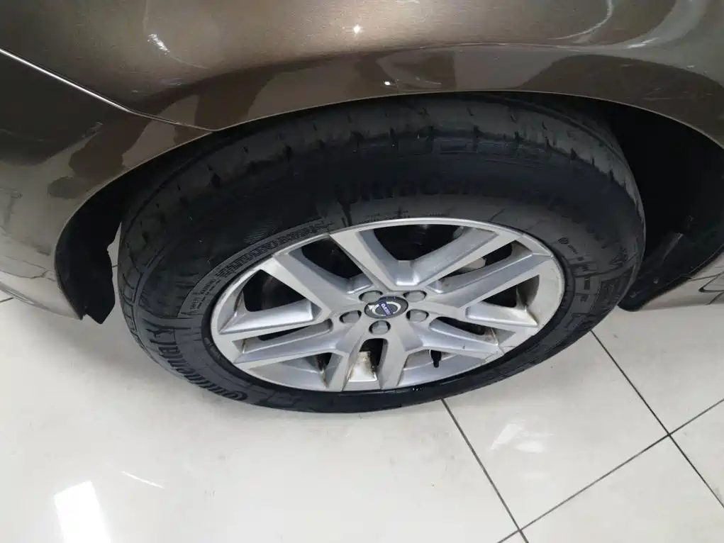 Фото 25 - Volvo XC60