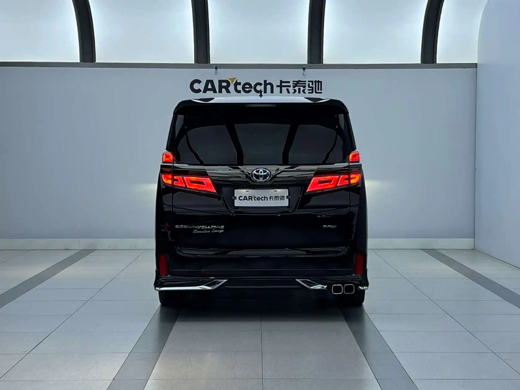 Фото 2 - Toyota Vellfire