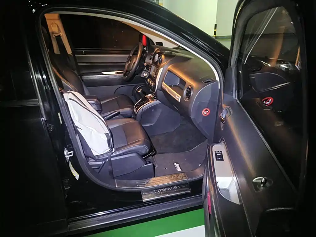 Jeep Compass (Import) 2015 2014 2.4L 4WD Sport Edition