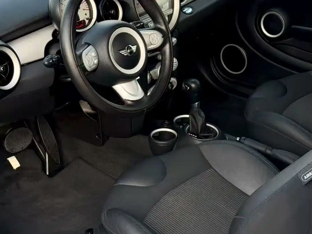 MINI MINI 2010 2010 1.6L COOPER Cheer