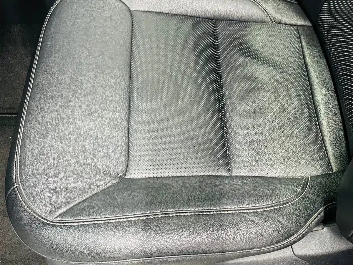صورة 20 - Ford Explorer