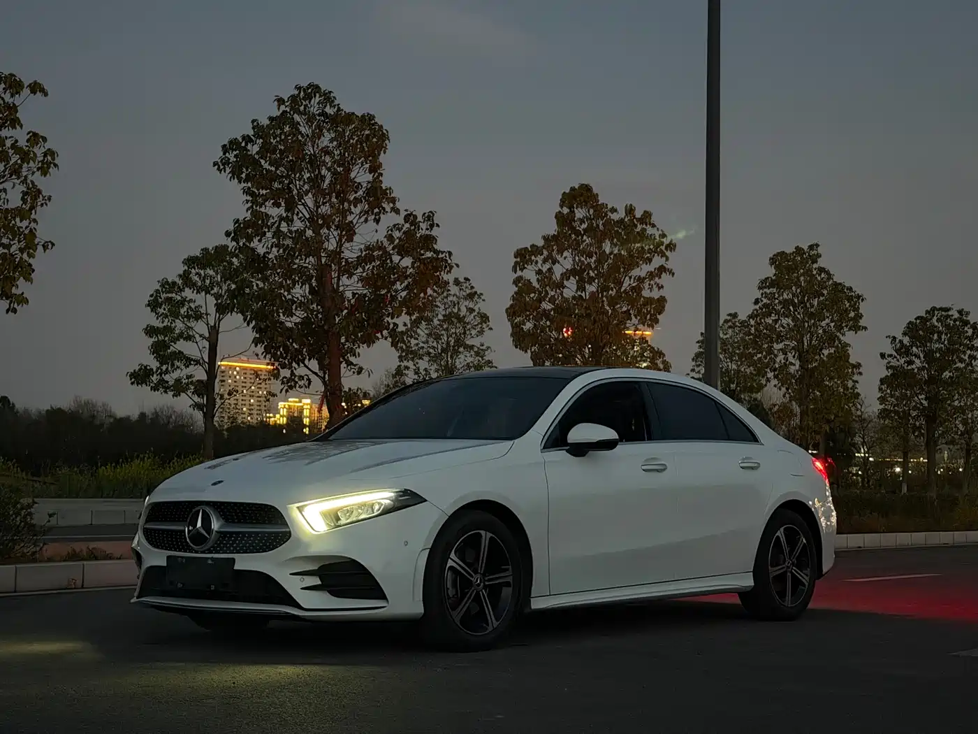 Mercedes-Benz A-Class 2023 A 200 L Fashion фото 12