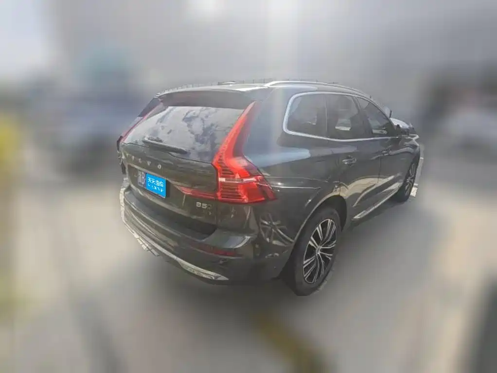 Photo 2 - Volvo XC60