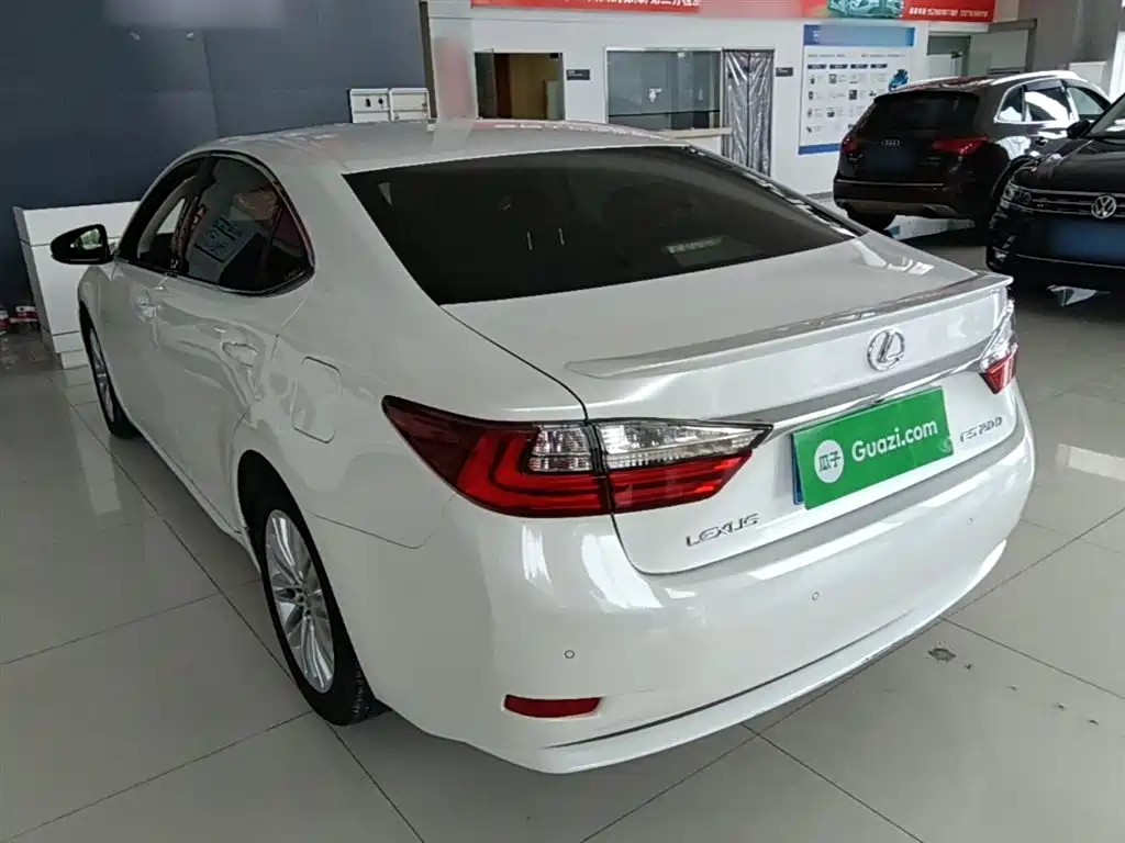 Lexus ES 2015 200 Elite Edition фото 5