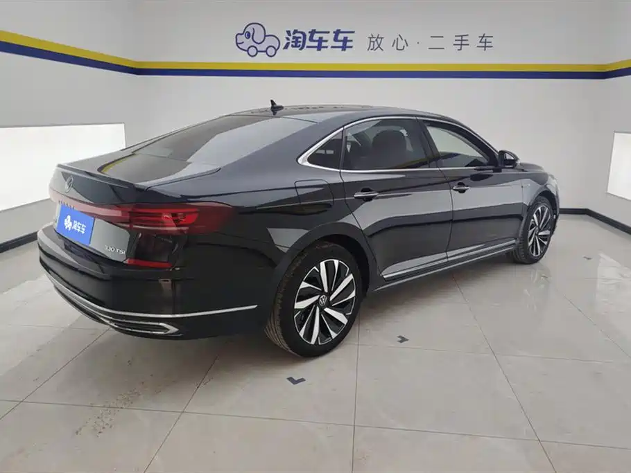 Volkswagen Passat 2023 330TSI Luxury Edition фото 3