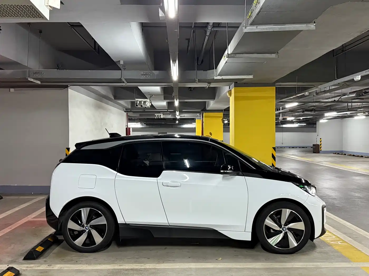 BMW I3