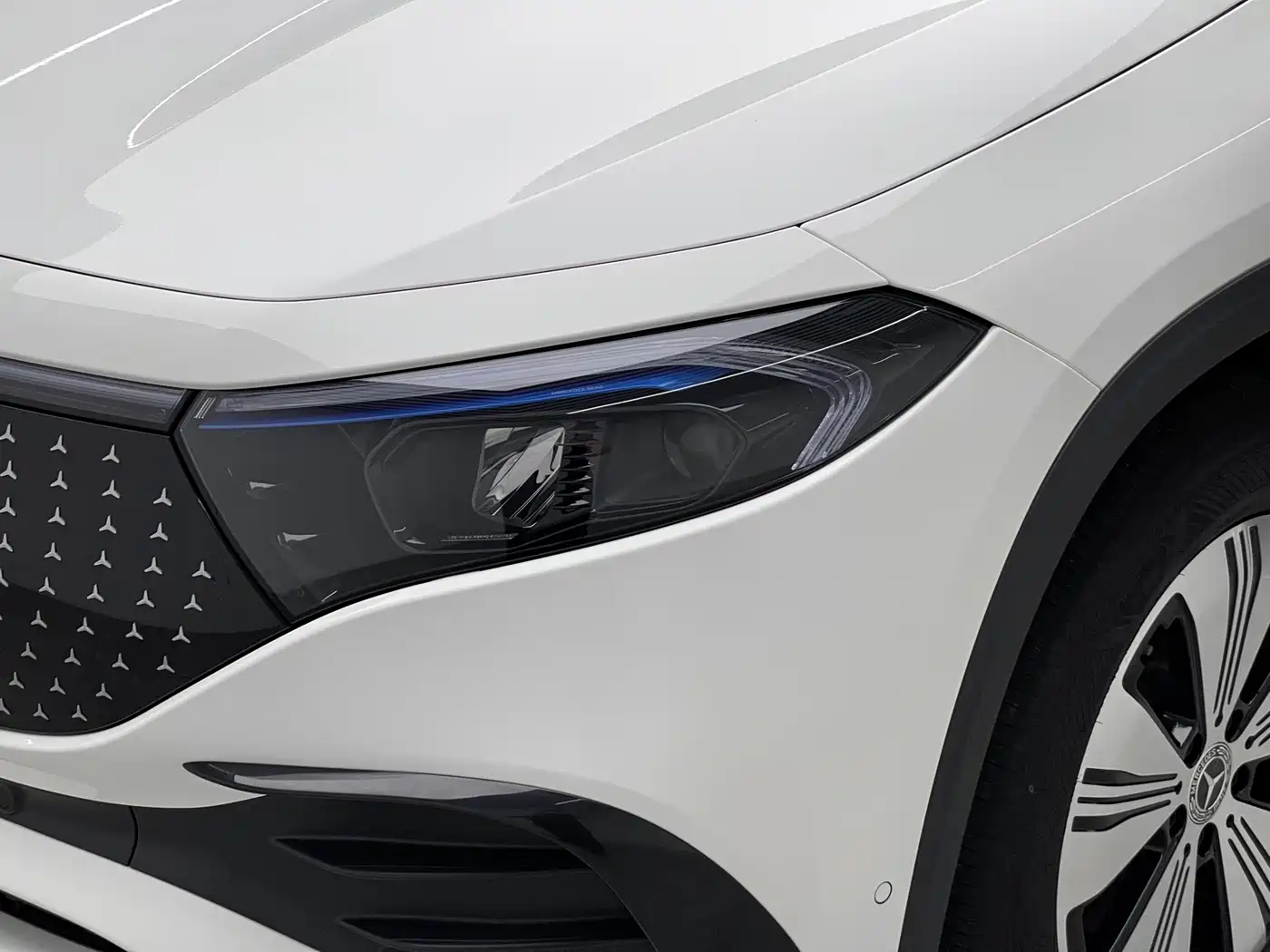 Photo 18 - Mercedes-Benz EQA
