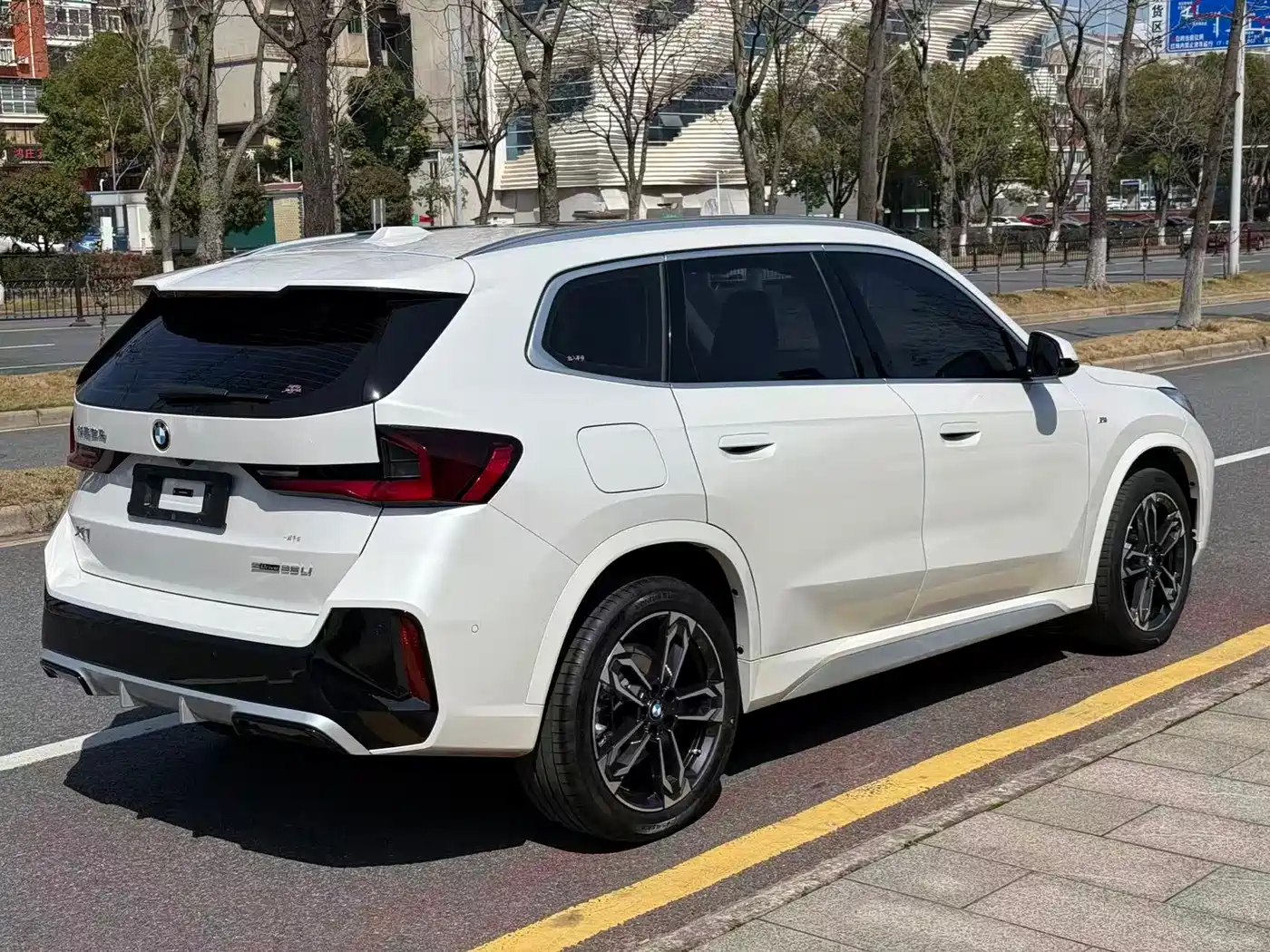 BMW X1 2023 sDrive25Li M Sport Package фото 7