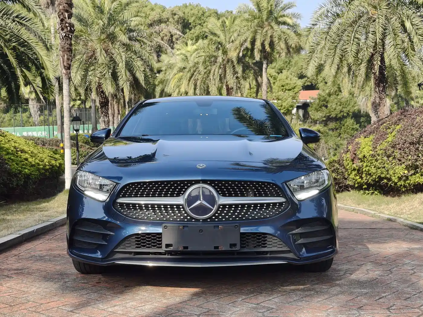 Mercedes-Benz A-Class 2019 A 180 L Sport Sedan фото 2