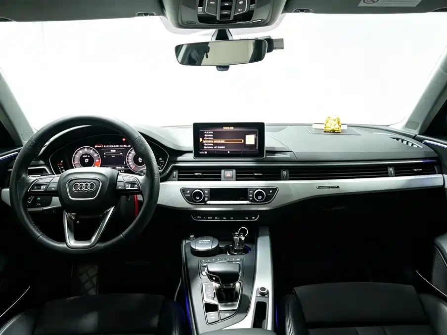 Фото 11 - Audi A4 (Import)