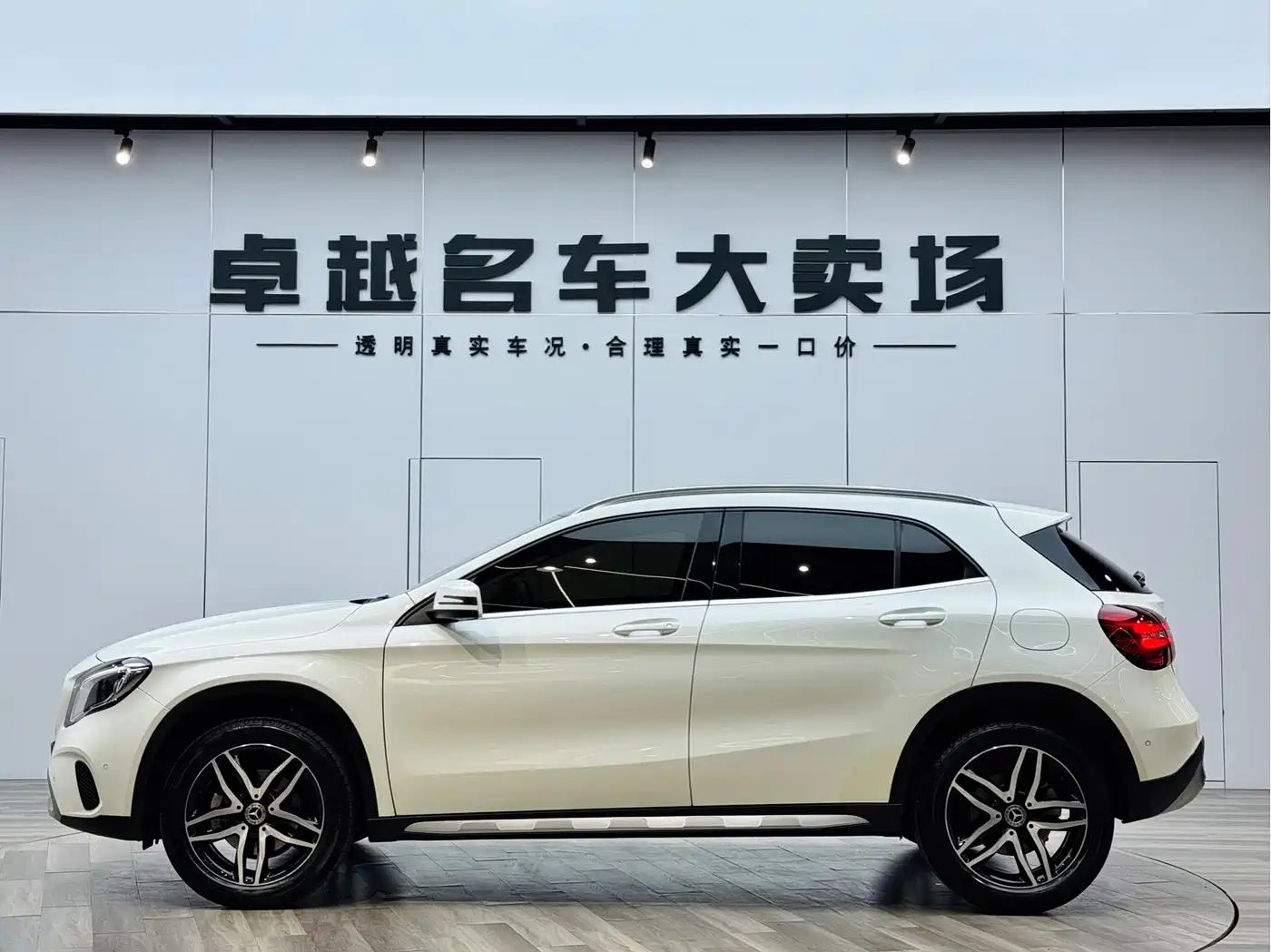 Mercedes-Benz GLA 2017 GLA 200 Fashion фото 28