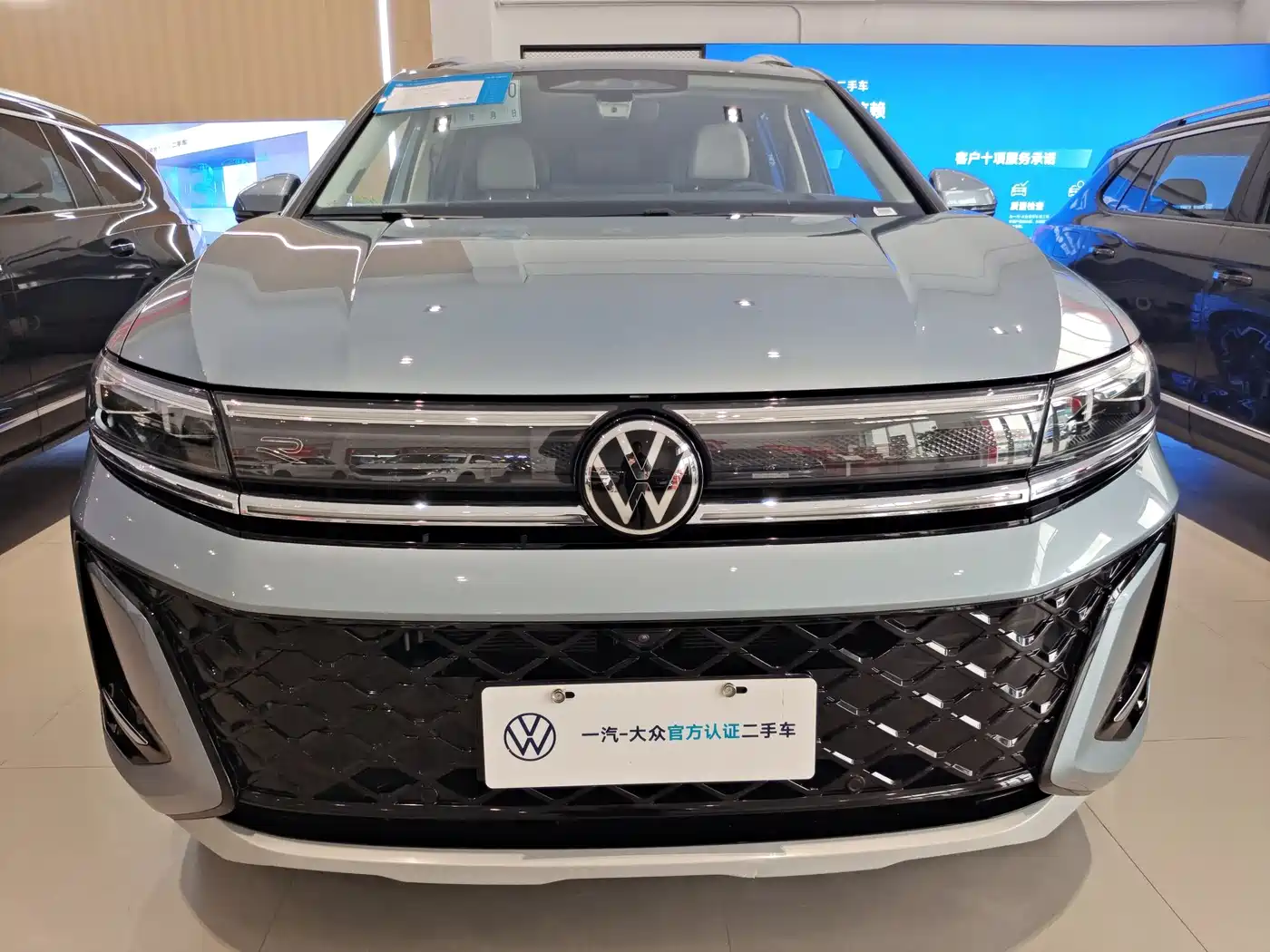 Volkswagen Talagon 2025 450TSI R-Line 6-Seater фото 2