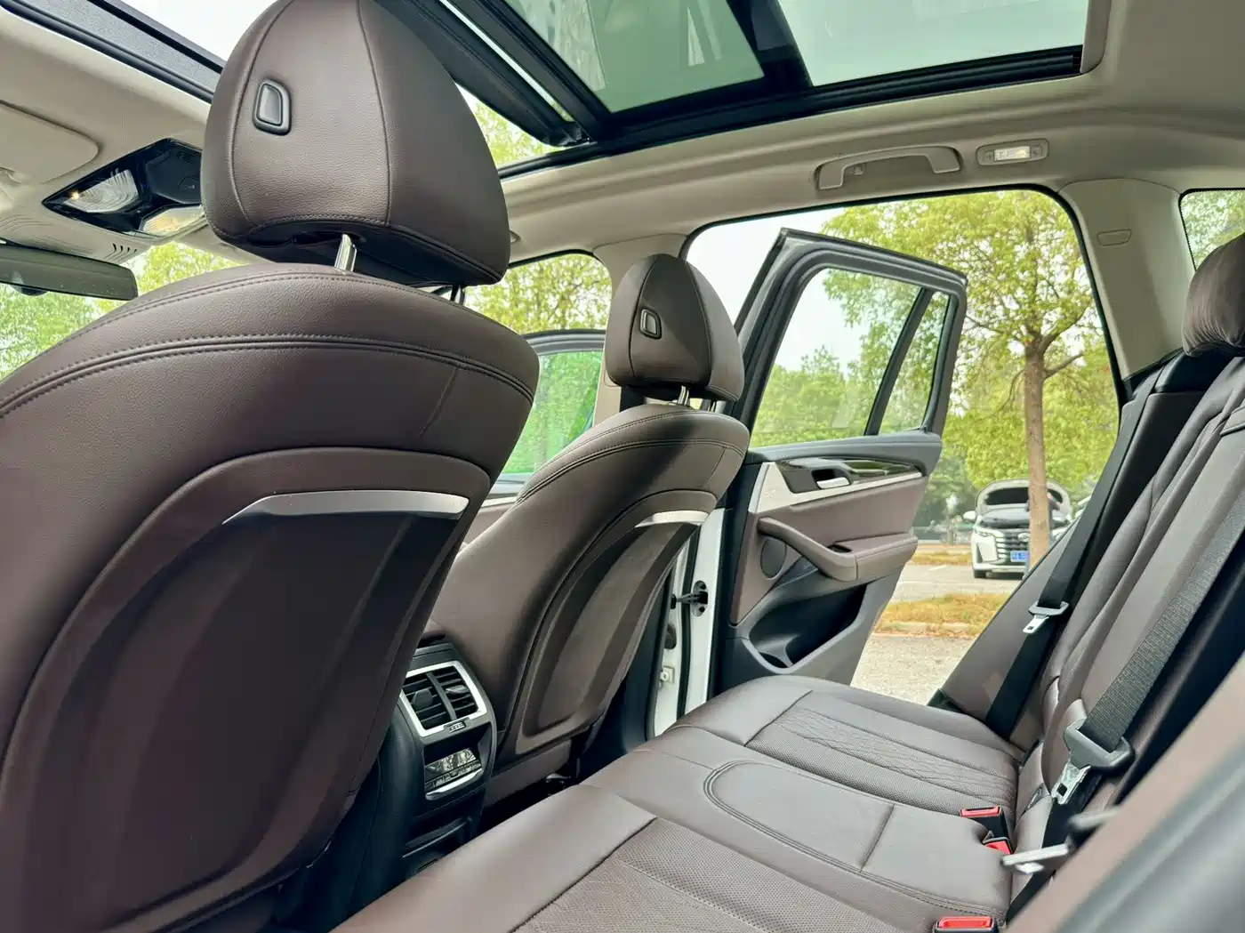 BMW iX3 2023 Leading Type фото 7