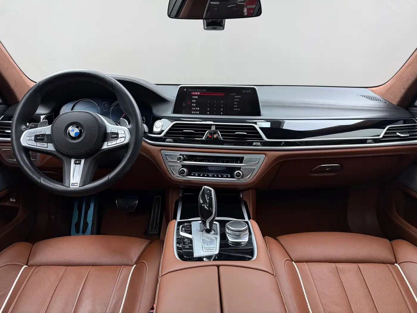 BMW 7 Series 2018 740Li xDrive Premium Type M Sport Package фото 9