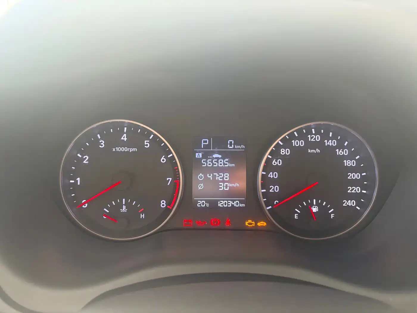 Hyundai Elantra 2017 1.6L Automatic Joy Value GLS фото 16