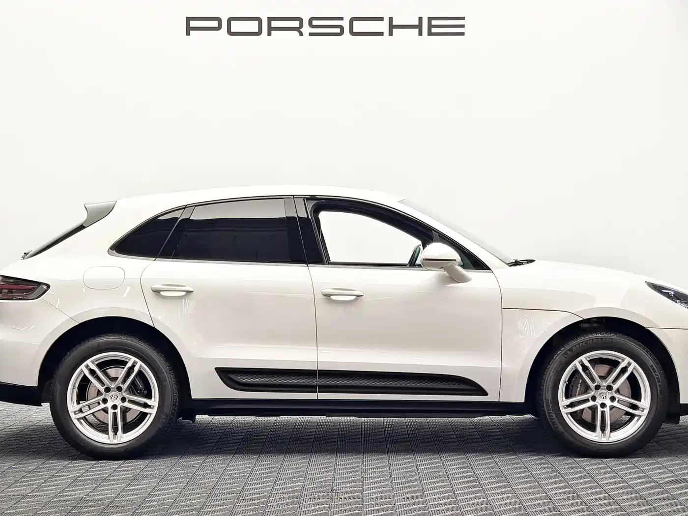 Porsche Macan 2023 Macan 2.0T фото 6