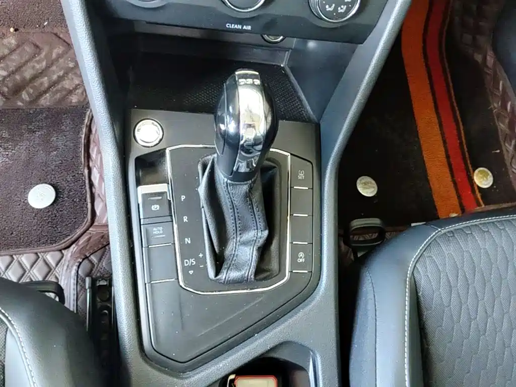 Volkswagen Tiguan L 2019 330TSI Auto 2WD Trend Edition China V фото 14