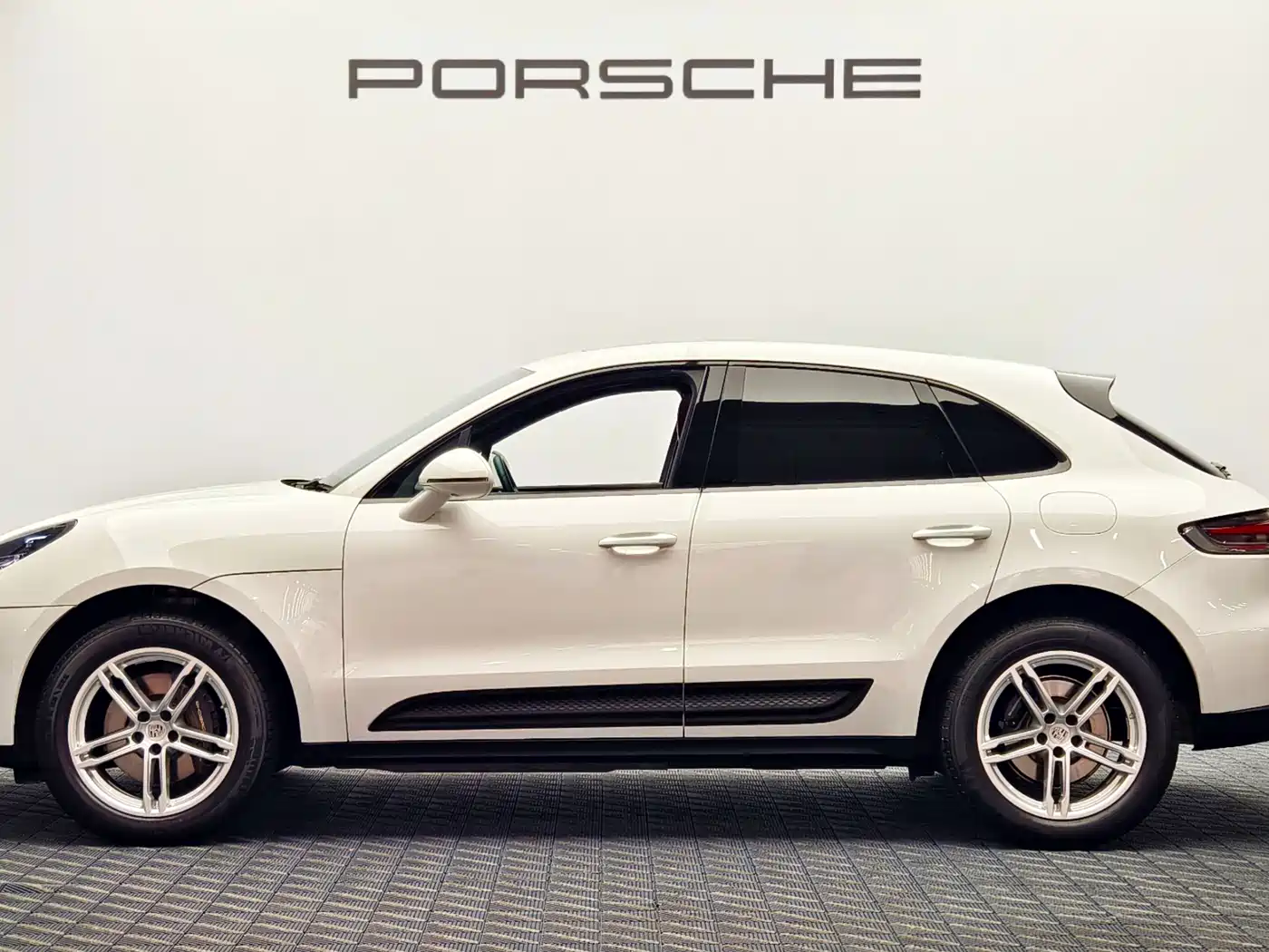 Porsche Macan 2023 Macan 2.0T фото 4