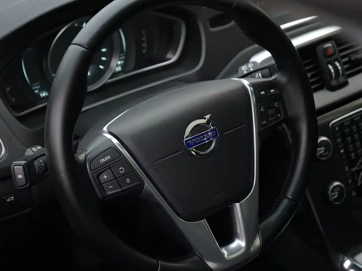 Фото 6 - Volvo V40