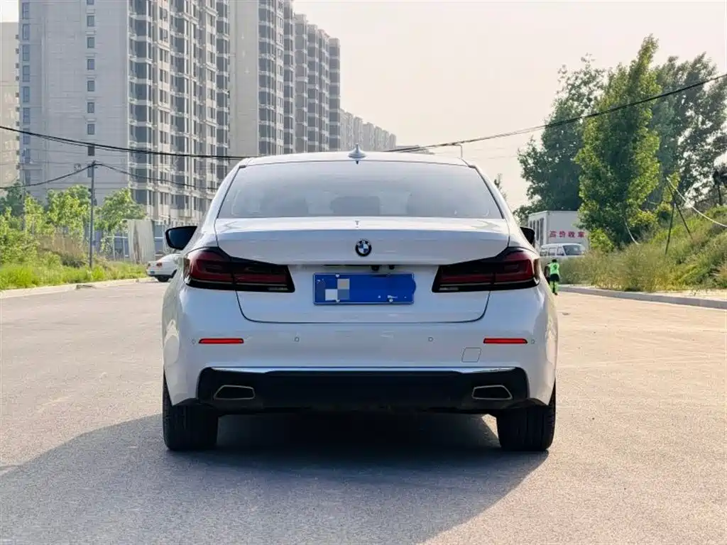 BMW 5-SERIES