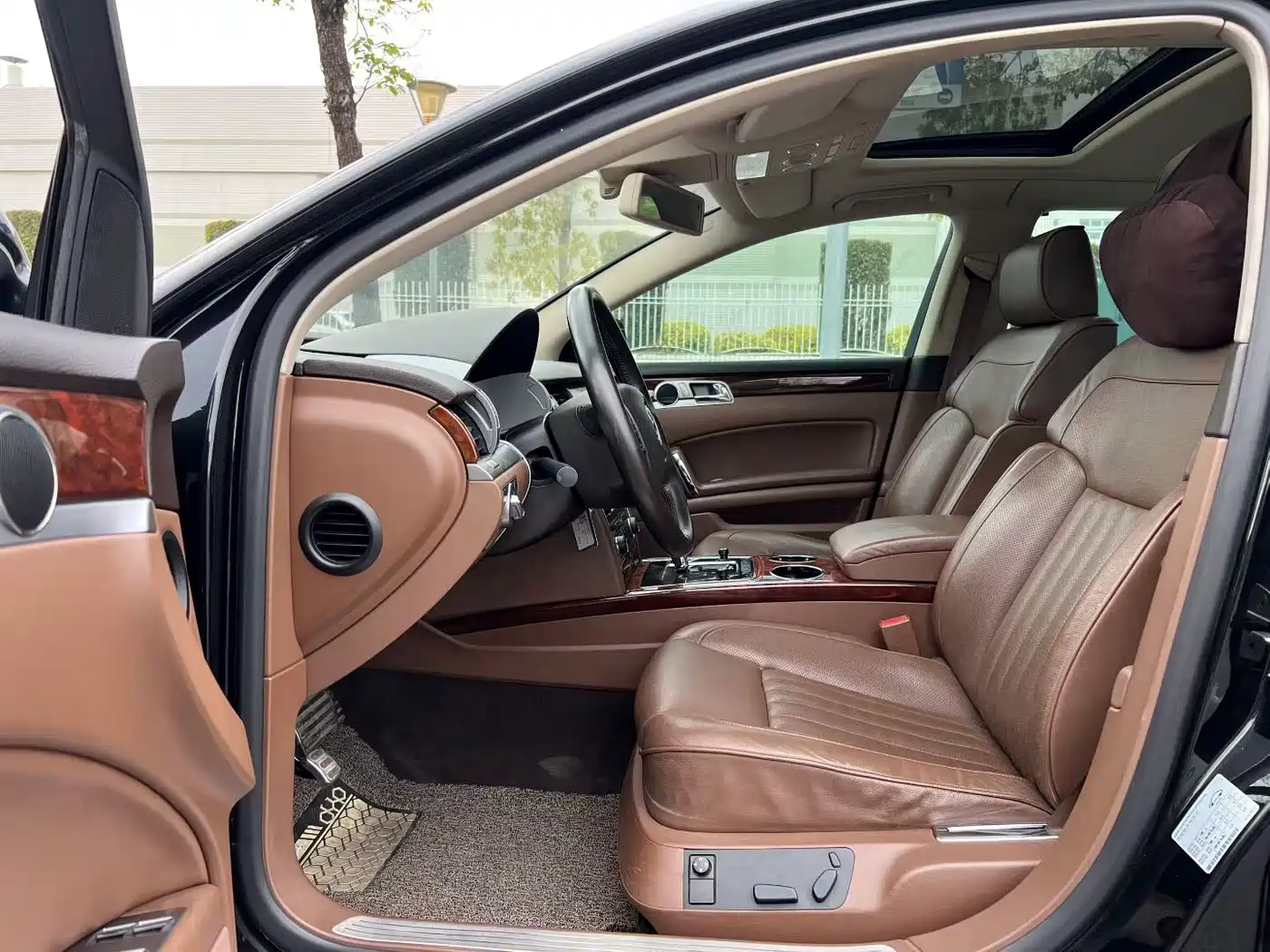 Volkswagen Phaeton 2015 Model 3.0L Smart Enjoyment Edition фото 4