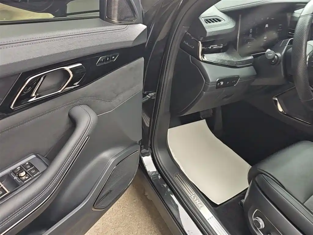 Lynk & Co 09 EM-P 2021 2.0T PHEV Halo 7-Seater фото 16