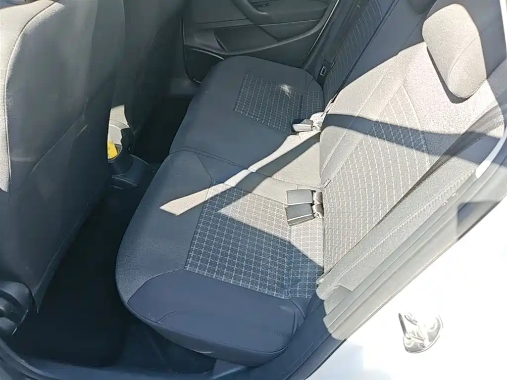 Volkswagen Polo 2014 1.6L Automatic Comfort Edition фото 17