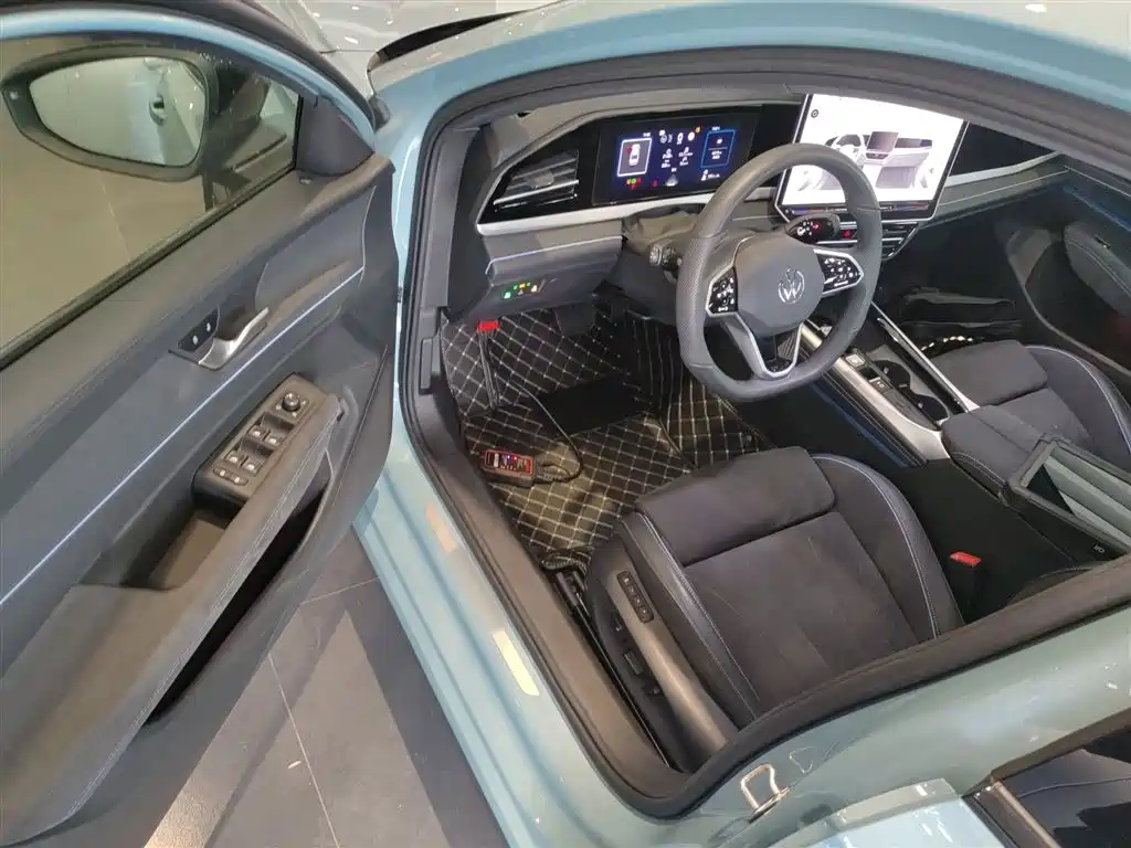 Volkswagen Passat 2025 Model Pro 380TSI Starlight Dragon Premium Edition фото 16
