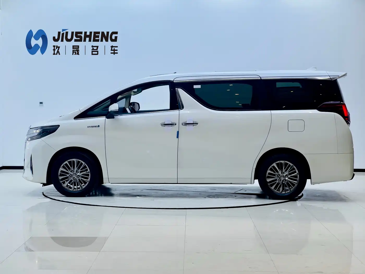 Toyota Alphard 2021 Hybrid 2.5L Luxury фото 3