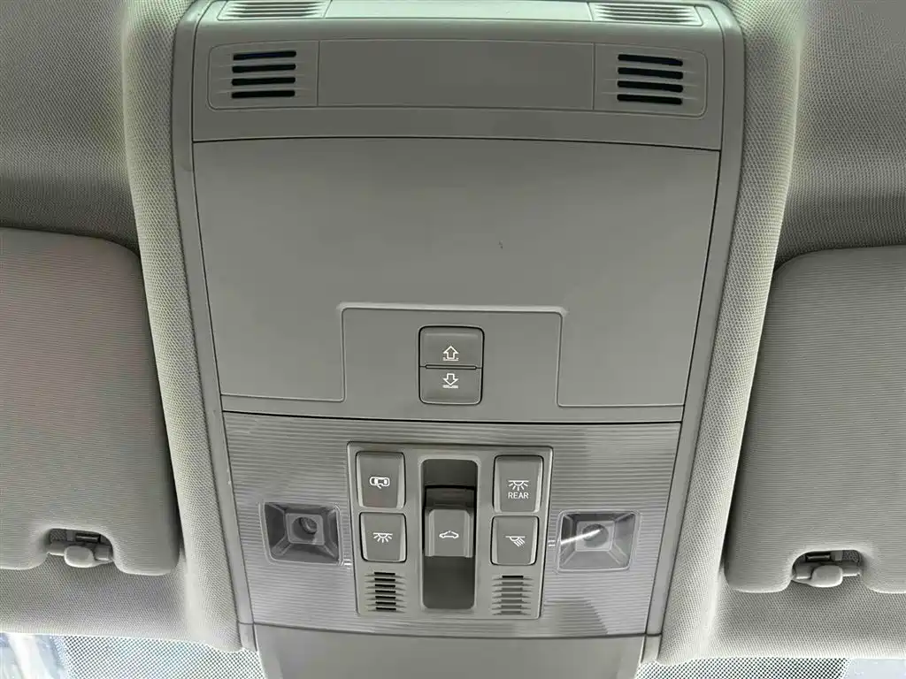 Volkswagen Tayron 2023 280TSI 2WD Luxury Plus Advanced Edition фото 8