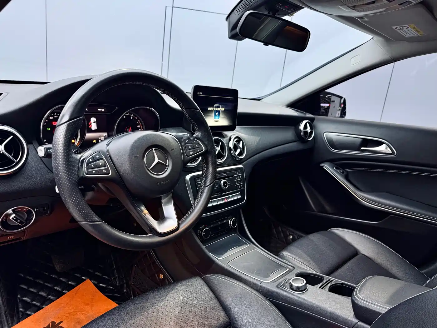 Mercedes-Benz GLA 2017 GLA 200 Dynamic фото 8
