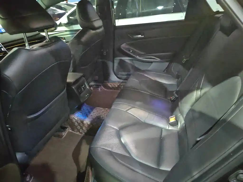 Toyota Avalon 2021 2.5L Luxury Edition фото 10