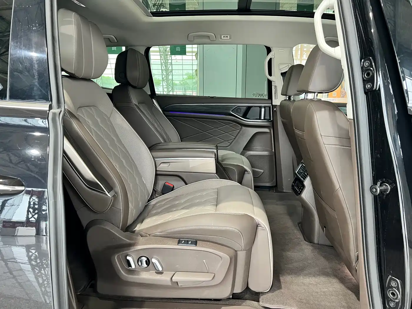 Volkswagen Viloran 2024 380TSI Executive Edition фото 29