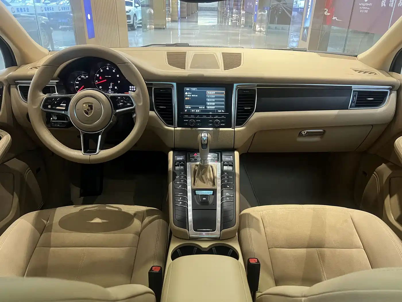 Porsche Macan 2016 Macan 2.0T фото 3