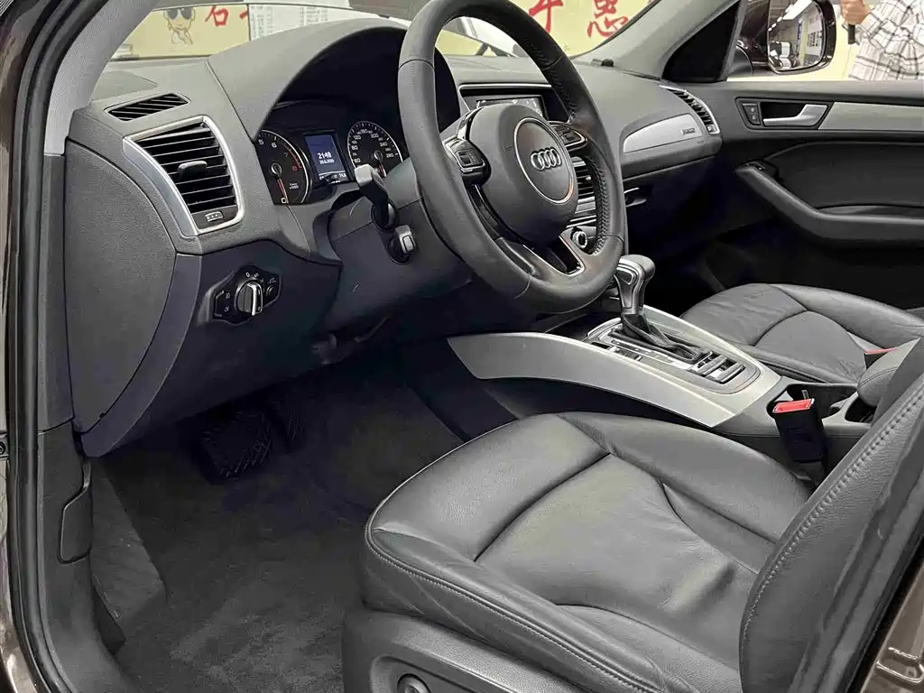 Audi Q5 2015 40 TFSI Technology фото 8