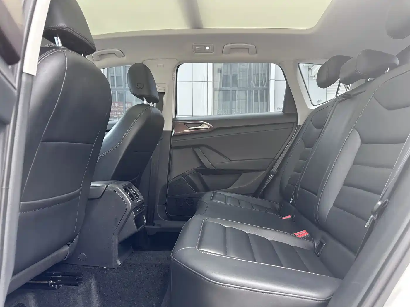 Volkswagen Tharu 2022 280TSI 2WD Comfort фото 7